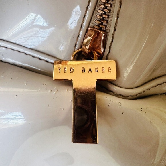 Ted Baker Embossed Patent Leather Tote Pale Pink Gold colored Hardware - Picture 6 of 13